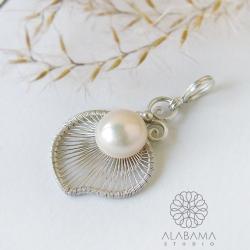 srebrna zawieszka z perłą - Wisiory - Biżuteria