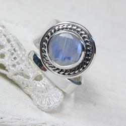 Srebrny pierścionek z kamieniem księżycowym - Pierścionki - Biżuteria