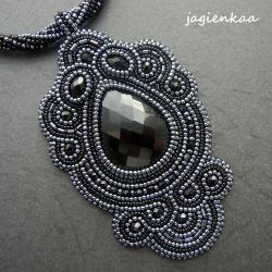 elegancki,unikalny,haft koralikowy,gotycki - Wisiory - Biżuteria