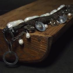 bransoletka z rzemieni,srebro kute,perła biwa - Bransoletki - Biżuteria