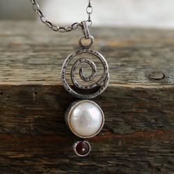 srebrny wisiorek z perłą i turmalinem - Wisiory - Biżuteria