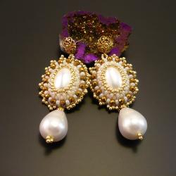 haft koralikowy,ślubne,złote,sztyfty - Kolczyki - Biżuteria