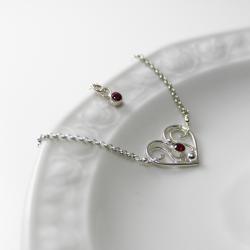 srebrne serduszko,rubinowa cyrkonia - Bransoletki - Biżuteria