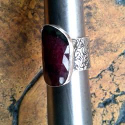 Pierścień srebrny z rubinem - Pierścionki - Biżuteria
