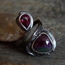 rubin,pierścień,surowy,romantyczny,baśniowy - Pierścionki - Biżuteria
