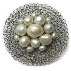 broszka,szydełko,koła,perły,eleganckie, - Broszki - Biżuteria