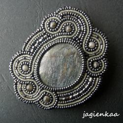 elegancki,unikalny,haft koralikowy - Broszki - Biżuteria