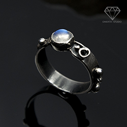 srebro,kamień księżycowy,obrączka,omerta - Pierścionki - Biżuteria