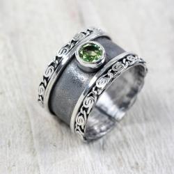 Srebrny pierścionek z oliwinem - Pierścionki - Biżuteria