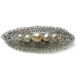 broszka,perły,szydełko,fasolki,wyplatana - Broszki - Biżuteria