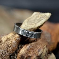 surowy pierścionek,srebrny pierścionek ze wzorem - Pierścionki - Biżuteria