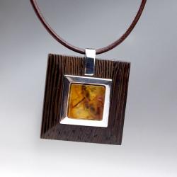 kwadrat,wisior z drewna,bursztynu i srebra - Wisiory - Biżuteria