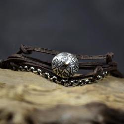 dworski srebrny guzik,bransoletka surowy rzemień - Bransoletki - Biżuteria