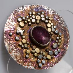 Wisioro-brosza srebrna z rubinami gwiaździstymi, - Wisiory - Biżuteria