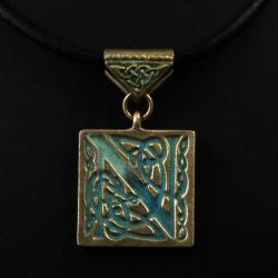 litera,brąz,patyna,złoty,zielony,celtycki, - Wisiory - Biżuteria