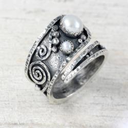 Srebrny,regulowany pierścionek z perłą - Pierścionki - Biżuteria
